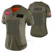 Camiseta NFL Limited Mujer New England Patriots Josh Gordon 2019 Salute To Service Verde