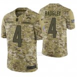Camiseta NFL Limited Hombre San Diego Chargers Michael Badgley Camuflaje 2018 Salute To Service